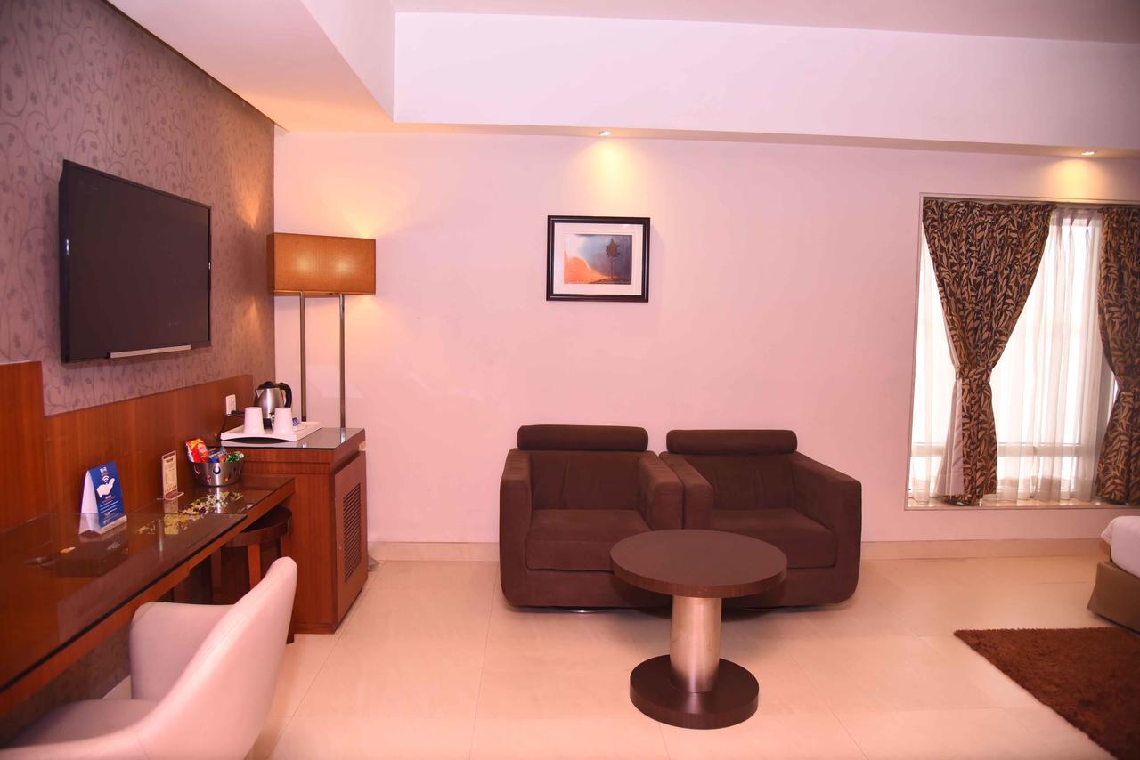 Hotel Celesta - Calcutta  Esterno foto