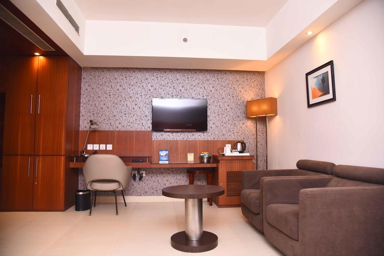 Hotel Celesta - Calcutta  Esterno foto